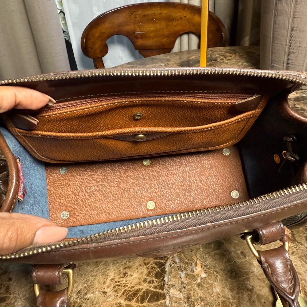 Vintage Dooney & Bourke A6 All Weather Medium Blue Purse
SIZE: M - Picture 8 of 10
